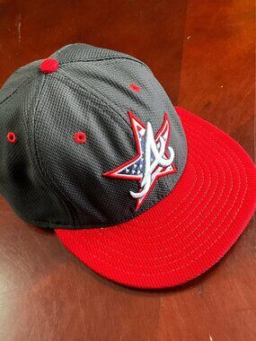 Mens Atlanta Braves MLB New Era Independence Day USA Fitted Hat (Size 7 3/8)